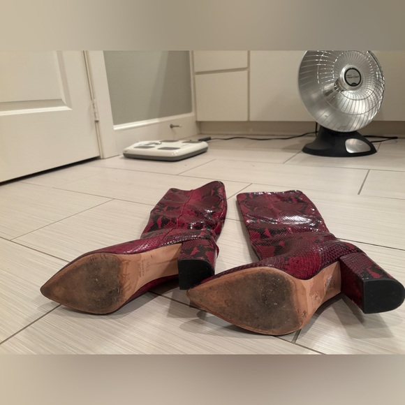 Vero Cuoio Red Animal Print knee-high, red. - Picture 6 of 6